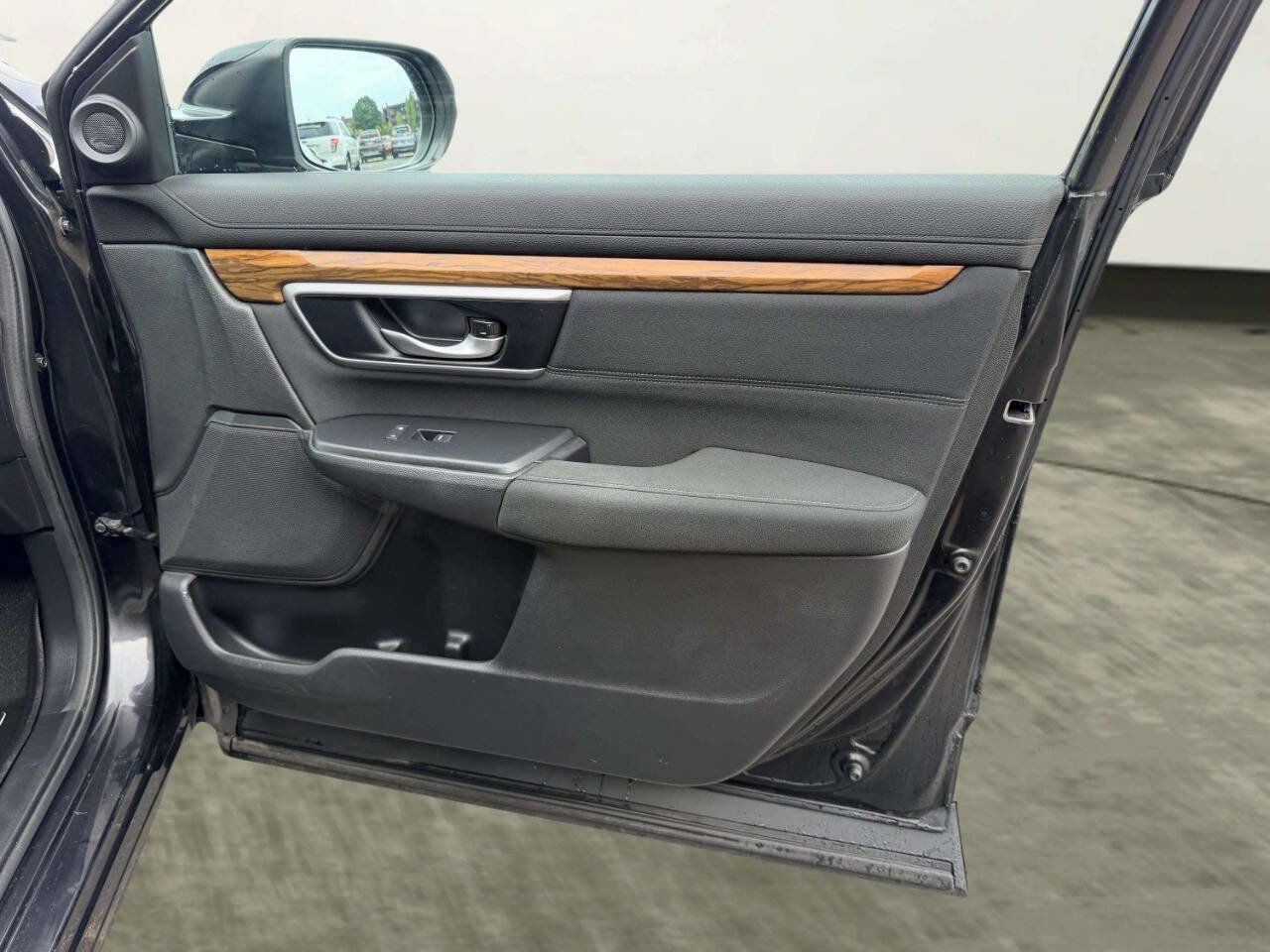 Used 2017 Honda CR-V EX image 29