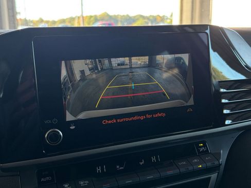 Used 2025 Toyota Camry LE image 23