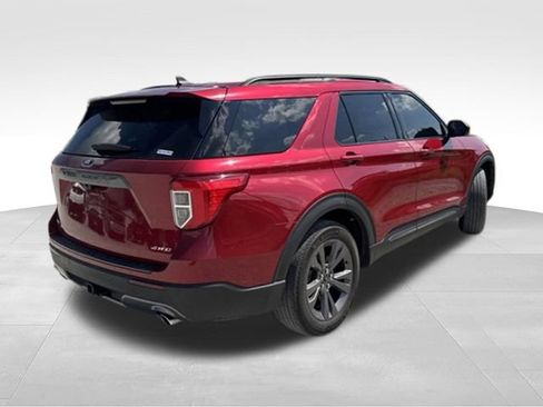 Used 2023 Ford Explorer XLT w/ Equipment Group 202A AWD/4WD image 45