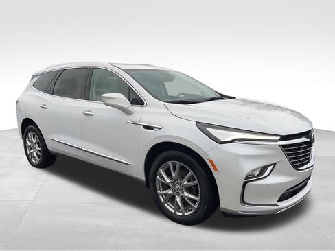 Certified 2024 Buick Enclave Essence w/ Experience Buick Package AWD/4WD image 9