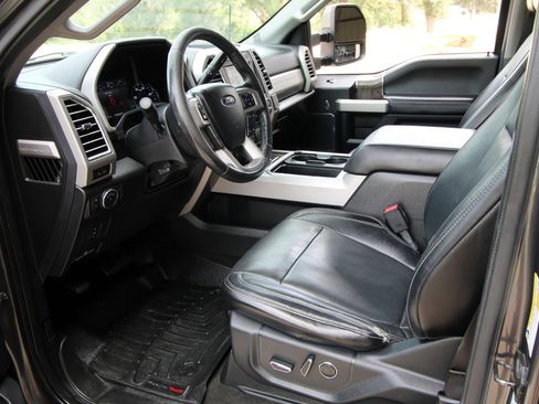 Used 2017 Ford F250 Lariat w/ Lariat Value Package AWD/4WD image 20