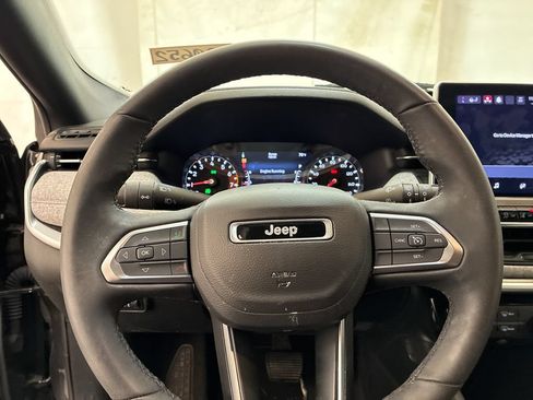 Used 2024 Jeep Compass Latitude AWD/4WD image 14