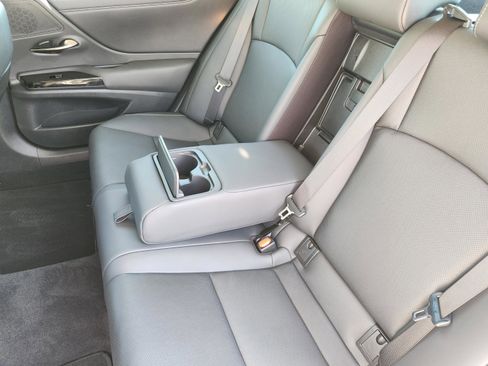 Used 2023 Lexus ES 350 w/ Premium Package image 40