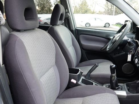 Used 2005 Toyota RAV4 4WD image 68
