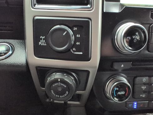 Used 2017 Ford F150 Lariat w/ Equipment Group 502A Luxury image 27