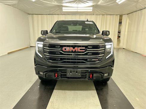 Used 2023 GMC Sierra 1500 AT4 image 3