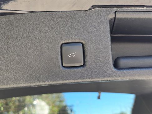 Used 2022 Ford Escape SE w/ Convenience Package image 9