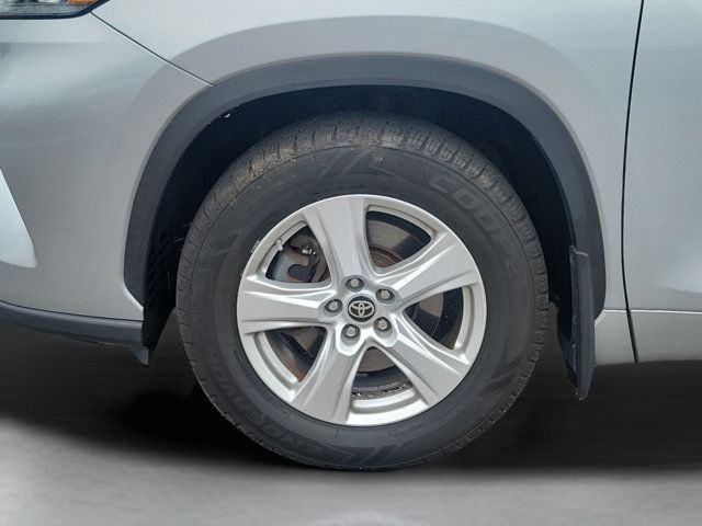 Used 2020 Toyota Highlander LE AWD/4WD image 30