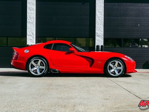 Used 2014 SRT Viper SRT-10 w/ Grand Touring Package RWD image 10
