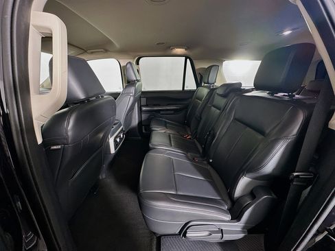 Used 2024 Ford Expedition Max XLT image 29