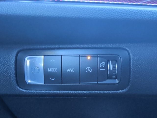 Used 2026 Chevrolet Traverse RS w/ LPO, Floor Liner Package AWD/4WD image 36