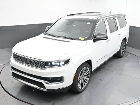 Used 2024 Jeep Grand Wagoneer L Series III AWD/4WD image 26