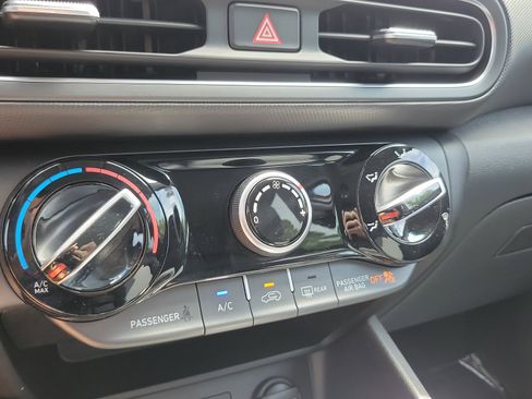 Certified 2023 Hyundai Kona SE image 19