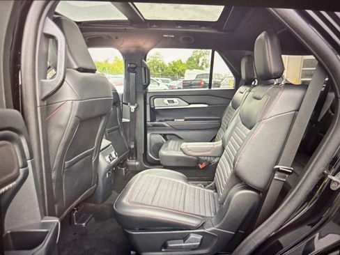 Used 2025 Ford Explorer ST-Line w/ Premium Package AWD/4WD image 6