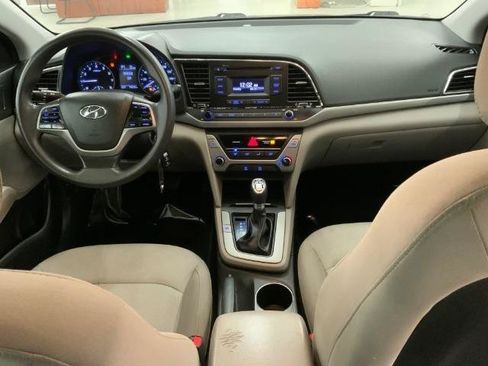 Used 2018 Hyundai Elantra SE FWD image 7