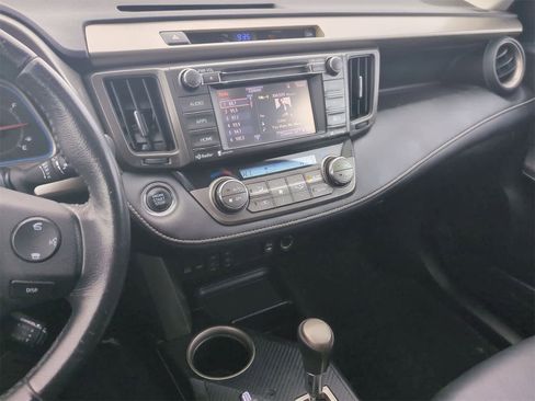 Used 2014 Toyota RAV4 Limited image 28