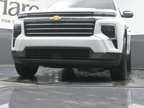 Used 2025 Chevrolet Traverse LT image 57