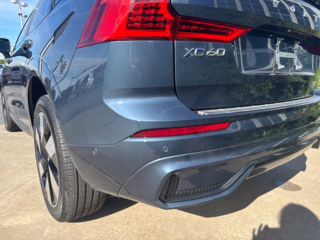 Certified 2025 Volvo XC60 T8 Plus w/ Protection Package Premier AWD/4WD image 15