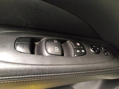 Used 2018 Nissan Pathfinder SV FWD image 27