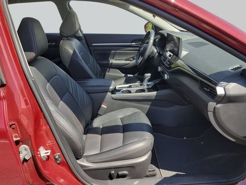Used 2023 Nissan Altima 2.5 SR w/ SR Premium Package FWD image 36