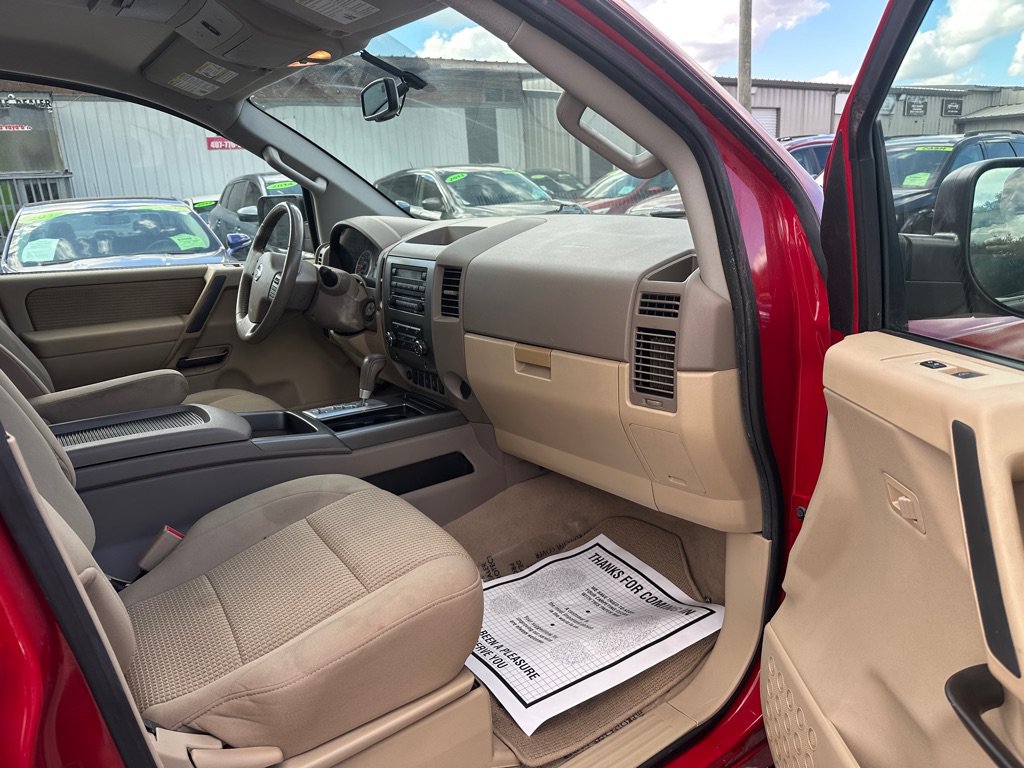 Used 2012 Nissan Titan SV w/ SV Value Truck Pkg RWD image 12