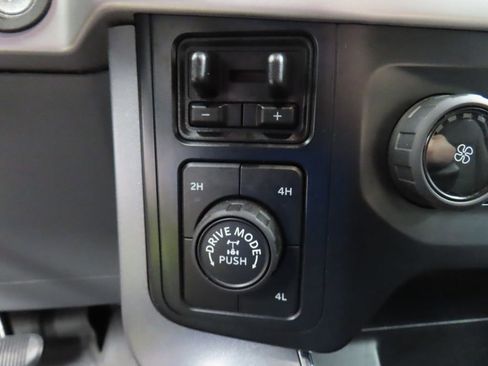 Used 2023 Ford F150 XLT w/ XTR Package image 57