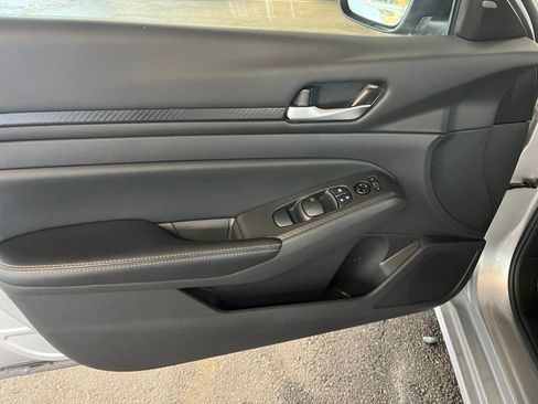 Used 2024 Nissan Altima 2.5 SV image 20