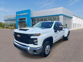 Used 2024 Chevrolet Silverado 3500 W/T AWD/4WD video 1