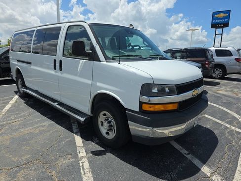 Used 2019 Chevrolet Express 3500 LT w/ LT Preferred Equipment Group RWD image 2