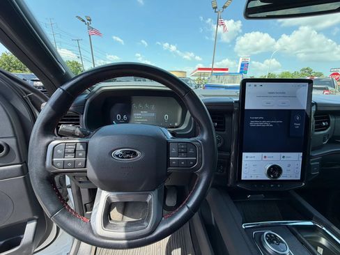 Used 2023 Ford Expedition Limited AWD/4WD image 20