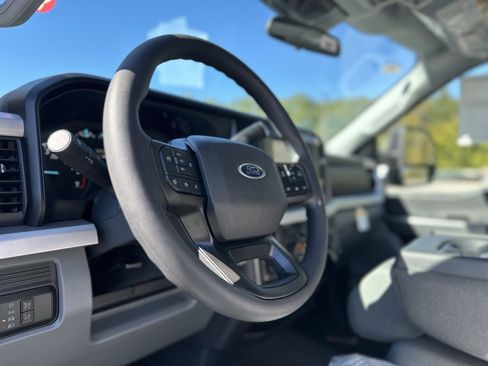 New 2026 Ford F250 XLT w/ FX4 Off-Road Package image 17