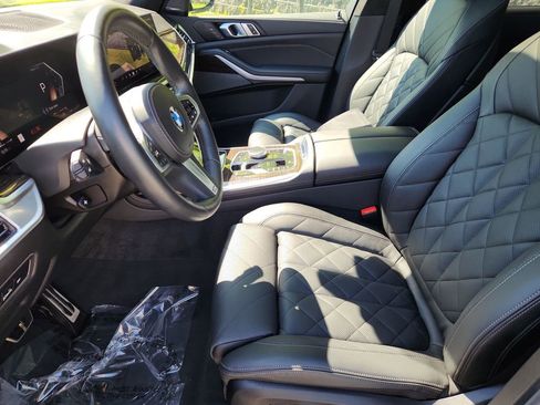 Used 2025 BMW X7 xDrive40i w/ M Sport Package AWD/4WD image 24