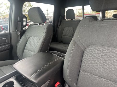 Used 2025 RAM 1500 Big Horn AWD/4WD image 16