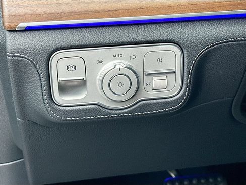 Certified 2026 Mercedes-Benz GLS 580 4MATIC image 10