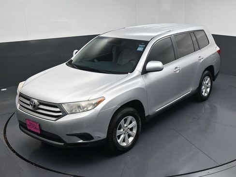 Used 2013 Toyota Highlander FWD image 13