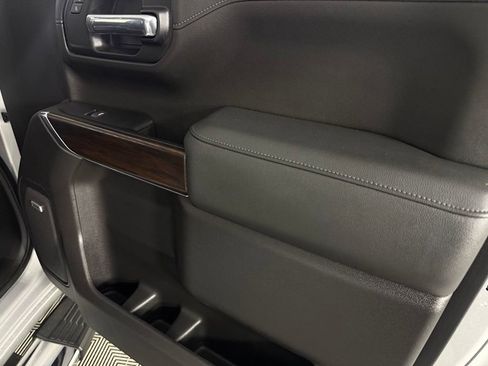 Used 2022 GMC Sierra 1500 SLT AWD/4WD image 33
