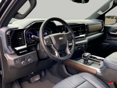 Used 2024 Chevrolet Silverado 1500 High Country w/ Technology Package RWD image 17