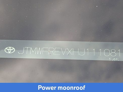 Used 2017 Toyota RAV4 XLE FWD image 9