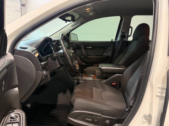 Used 2013 Chevrolet Traverse LT FWD image 12
