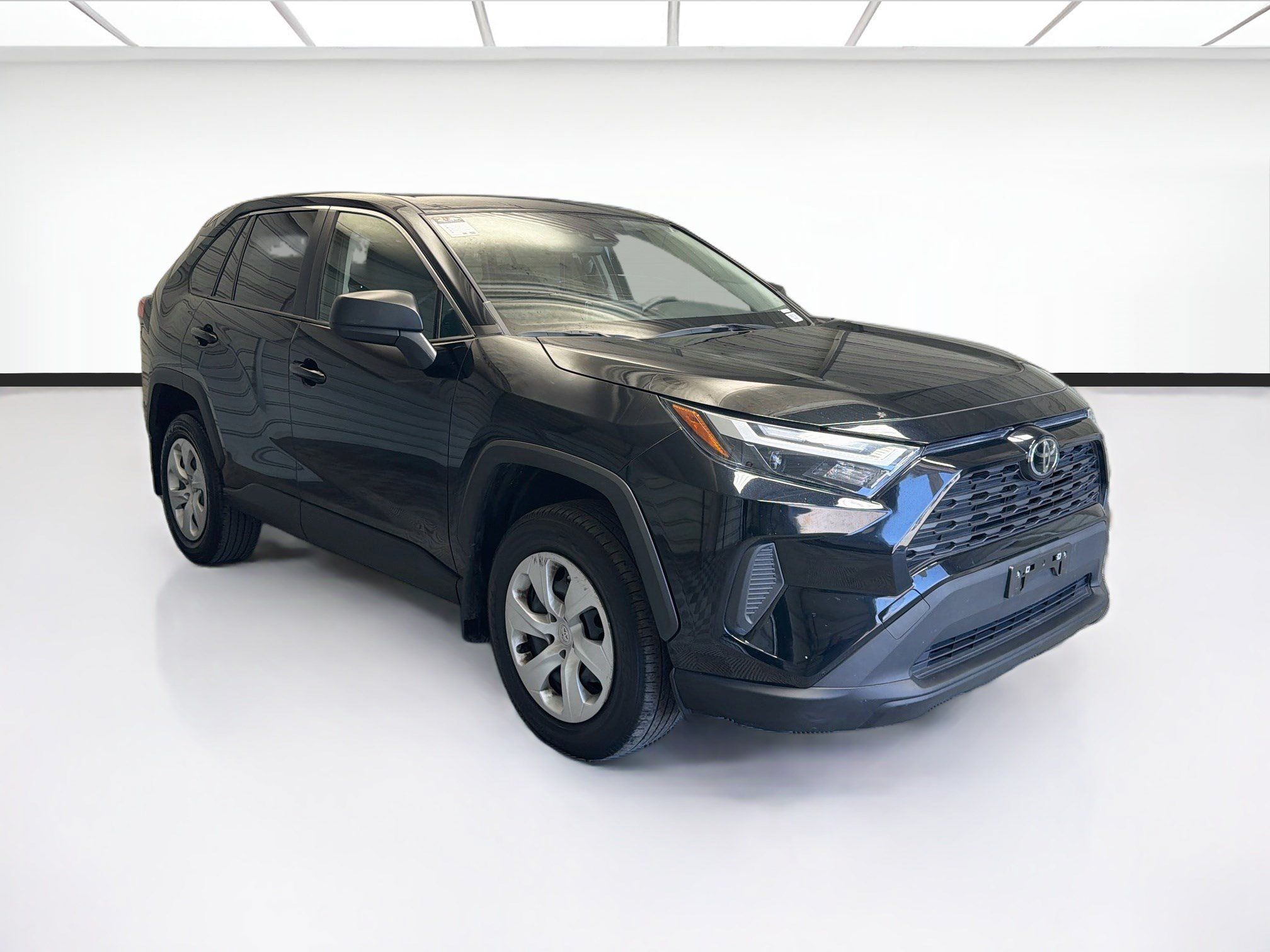 Used 2024 Toyota RAV4 LE FWD image 3