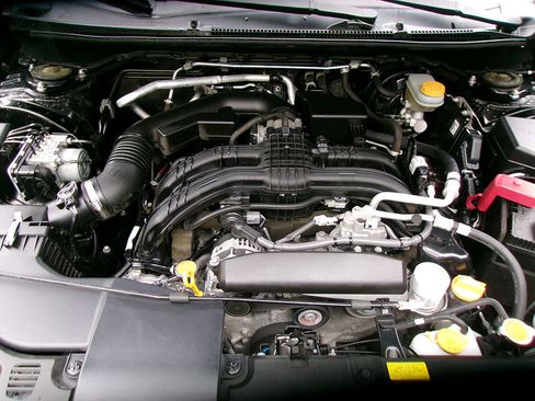 Used 2021 Subaru Crosstrek 2.0i Premium w/ Moonroof Package image 9