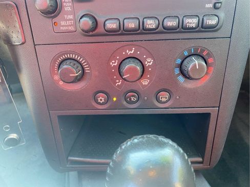 Used 2004 Pontiac Grand Prix GT2 FWD image 33