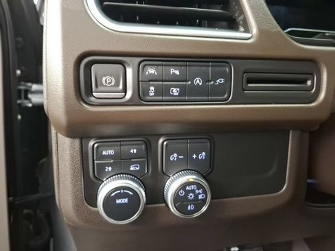 Used 2022 GMC Yukon SLT w/ SLT Luxury Package AWD/4WD image 20