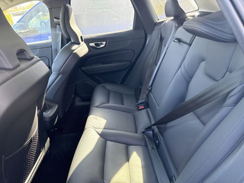 Used 2025 Volvo XC60 B5 Plus image 32