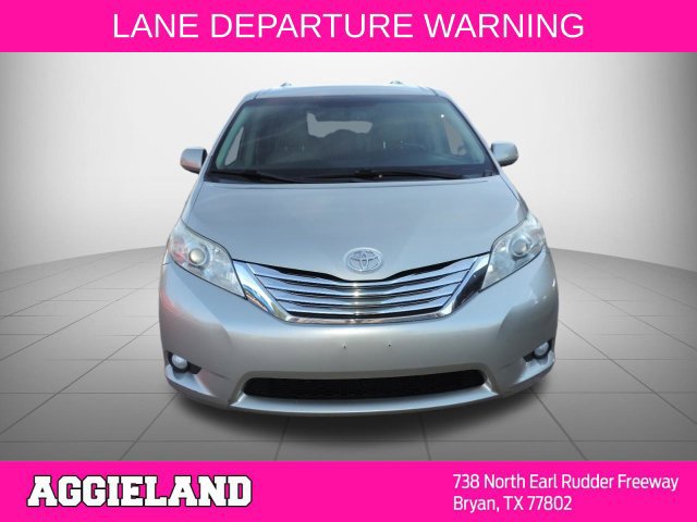 Used 2016 Toyota Sienna XLE w/ XLE Navigation Package FWD image 9