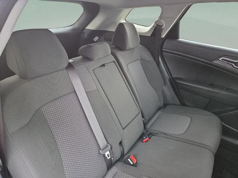 Used 2025 Kia Sportage LX image 32