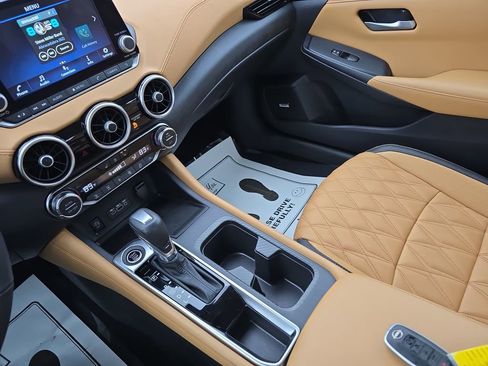 Used 2024 Nissan Sentra SV w/ SV Premium Package image 28