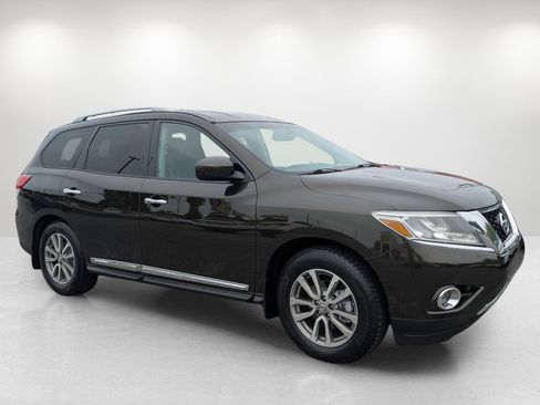 Used 2015 Nissan Pathfinder SL w/ Cargo Package image 2