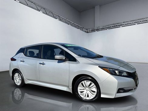 Used 2024 Nissan Leaf S image 26