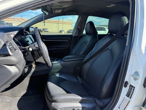 Used 2018 Toyota Camry SE image 12